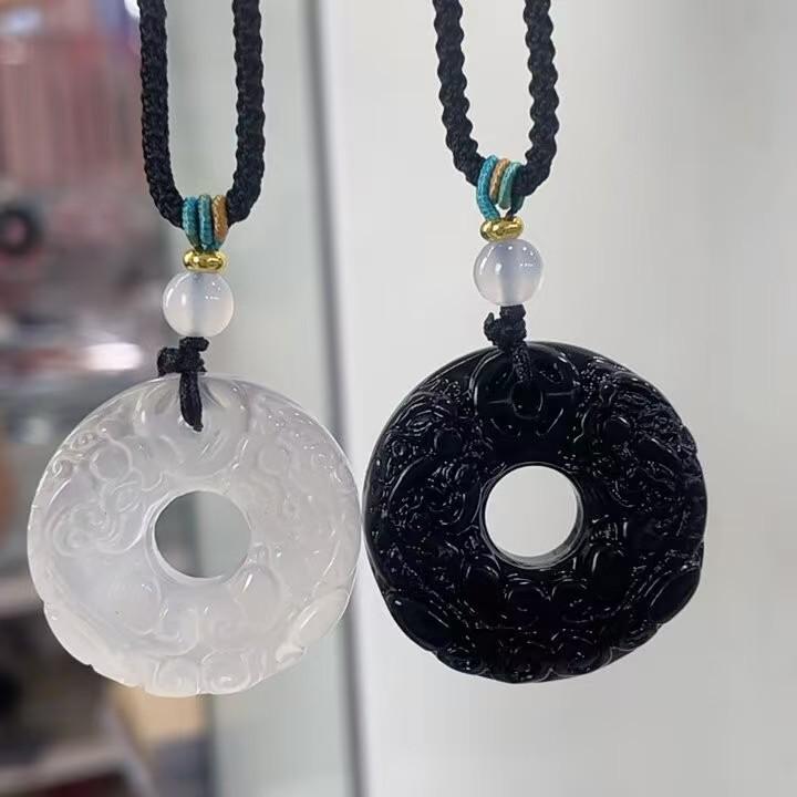 Weiße Chalcedon und Natürlicher Obsidian Doppel Pixiu Friedensschnalle Halskette für Männer und Frauen