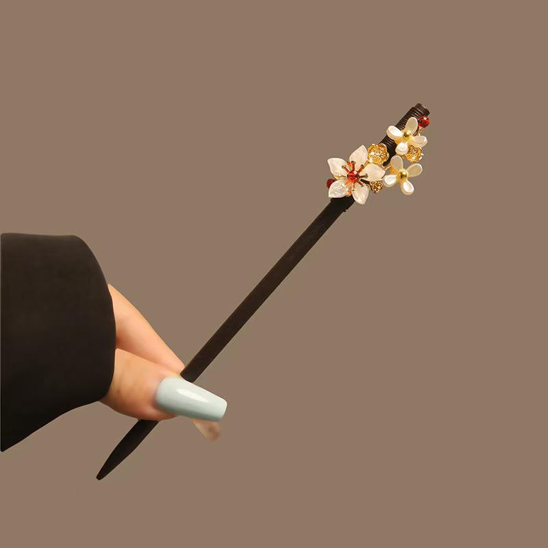 Elegant Red Rose Tassel Hairpin - U-shaped Hair Accessory for Women, Perfect for Updos and Traditional Attire.