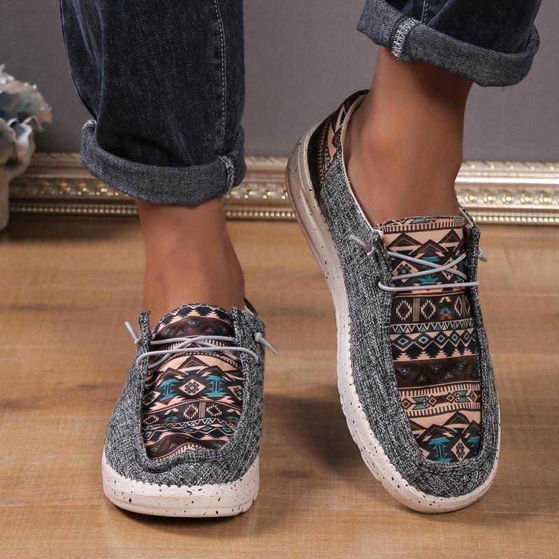 Bohemian Casual Shoes Men's Canvas Loafers Lightweight Old Beijing Cloth Shoes Gouging Fisherman Shoes Wholesale