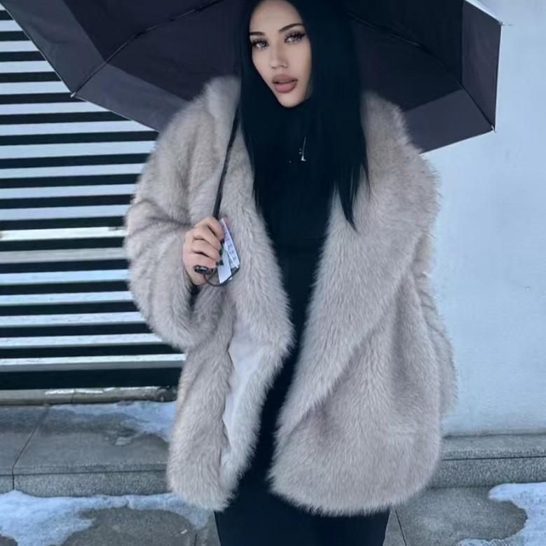 

Environmentally Friendly Fluffy Soft Loose Faux Fur Coat S