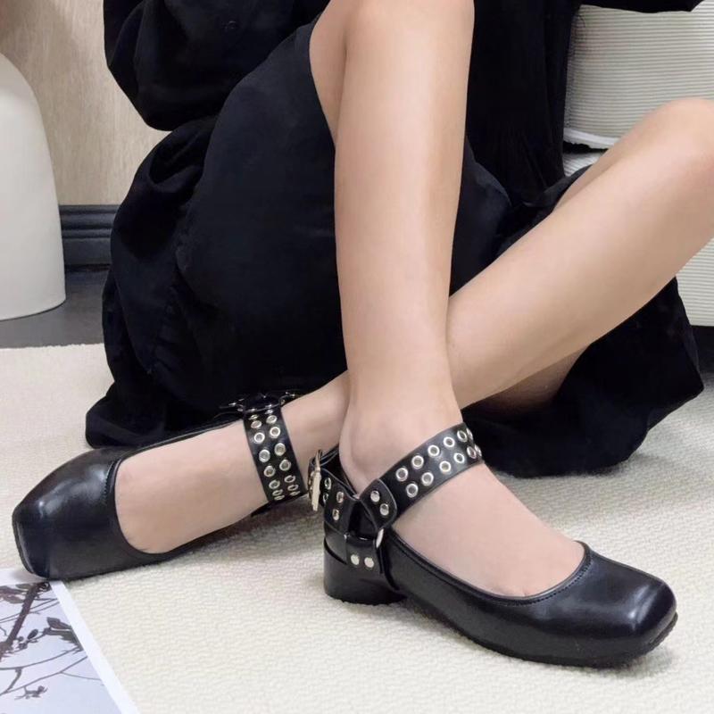 Mode Punk Nitar Spänne Rem Mary Janes Kvinnor Fyrkantig Tå Solid Läder Ballerinaskor Damer Mjuka Slip-On Loafers Femme Platta Ballerinor