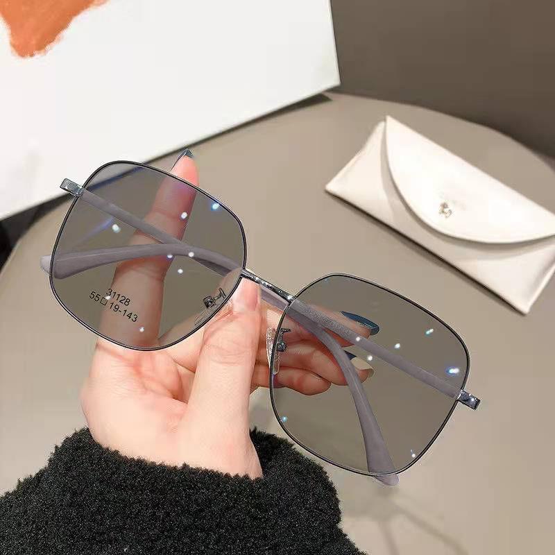 Glasses for Women, Ultra-light Large Square Frame, Korean Style Trendy Anti-blue Light High-definition Eye Protection Flat Glasses for Men