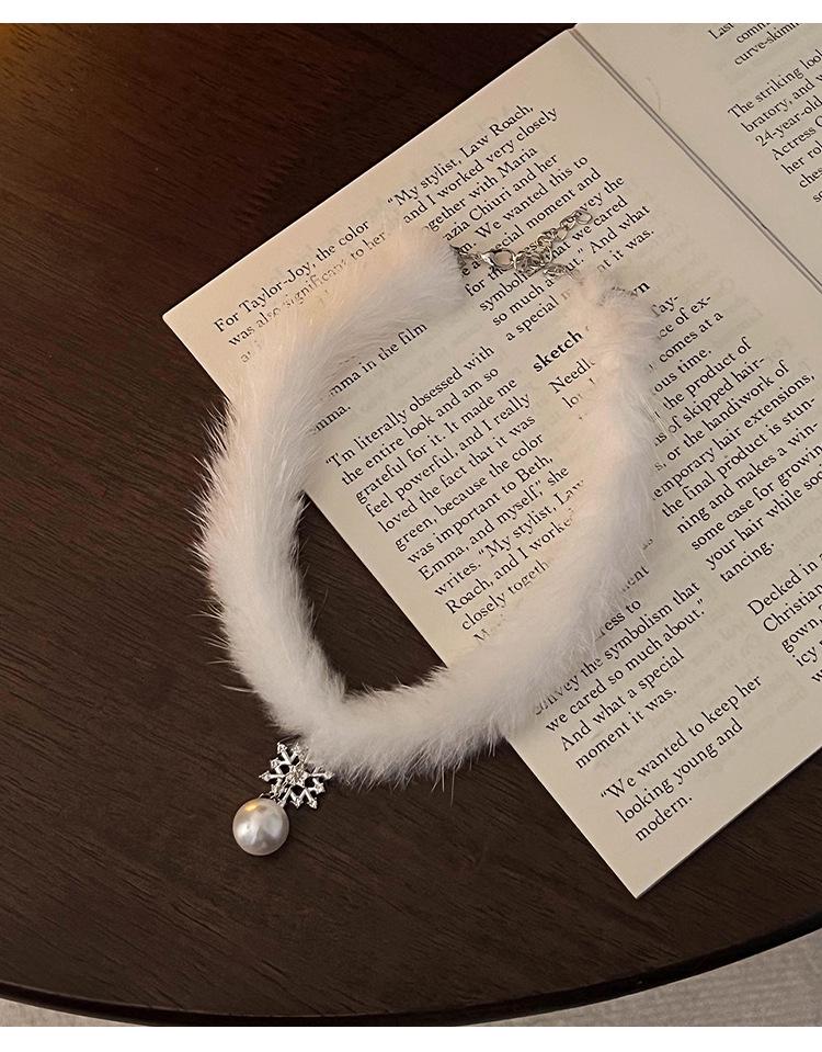 Fluffy Pearl Snowflake Choker - Elegant Winter Christmas Jewelry Accessory
