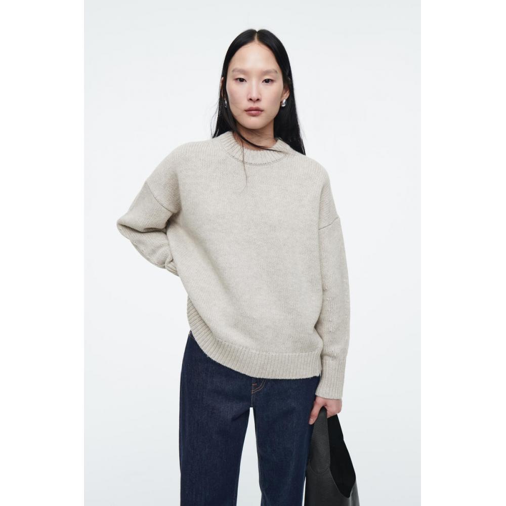 

COS Японский свитер из толстой шерсти с круглым вырезом