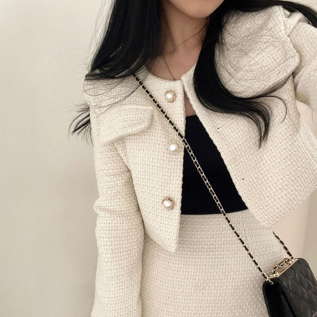 French Chic Pearl Button Tweed Skirt Set: Spring/Autumn 2026 Collection - Women's Round Neck Jacket & Short Skirt Two-Piece.