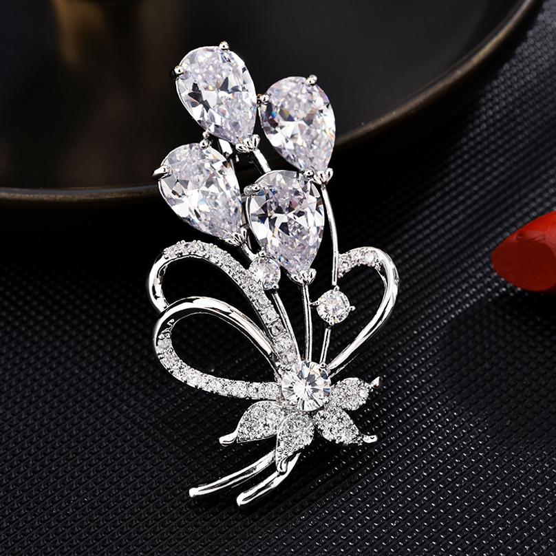

Zircon flower brooch, simple and fashionable brooch, clothing accessory, flower brooch, 2026 summer badge срібний