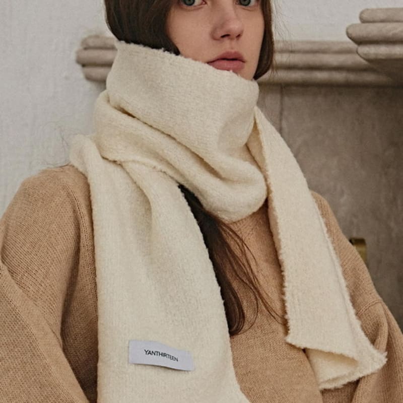 

YAN13 FLUFFY DEEP MUFFLER_CREAM ONE