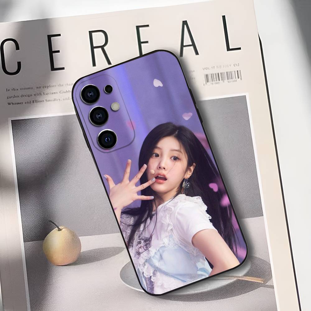 W-Wonhee Lee Won Hee Phone Case For Samsung S25,S24,S21,S22,S23,S30,Ultra,S20,Plus,Soft Silicone Black Cover