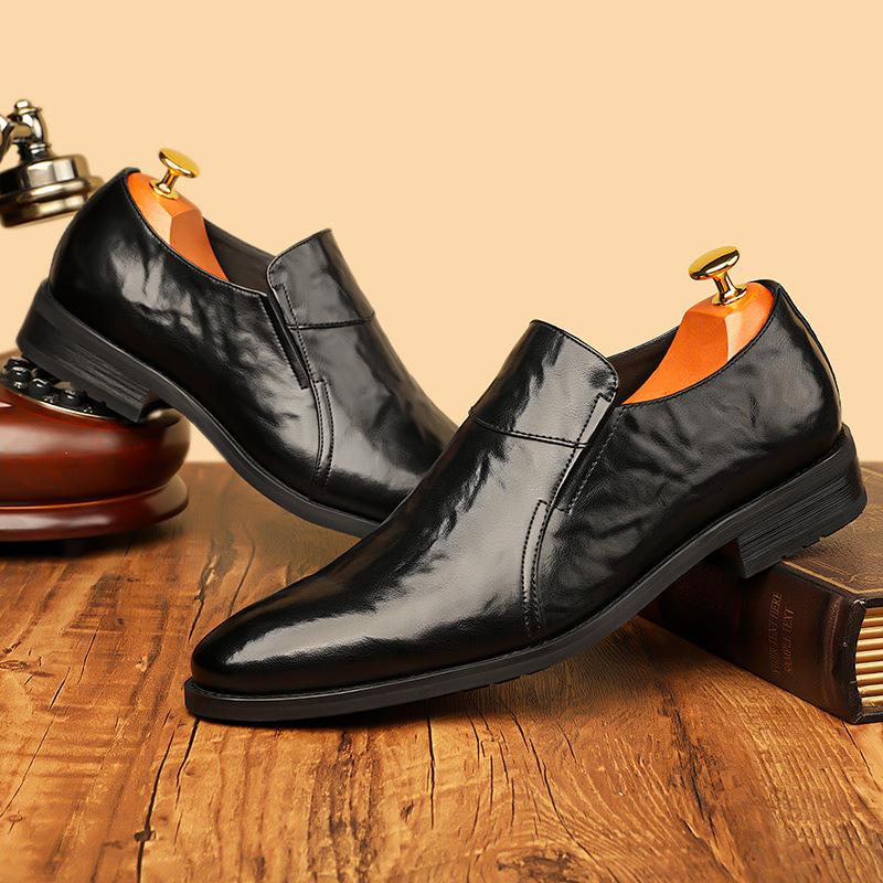 Designer Fashion New Men Pointed Slip On Loafter Glossy Black Brown Patent Leather Casual Shoes Male Formal Dress Footwear