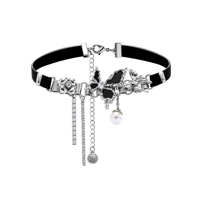 Black Butterfly Collar Women's Versatile Niche High-end Light Luxury Necklace Hip-hop Babes Personalized Pearl Necklace