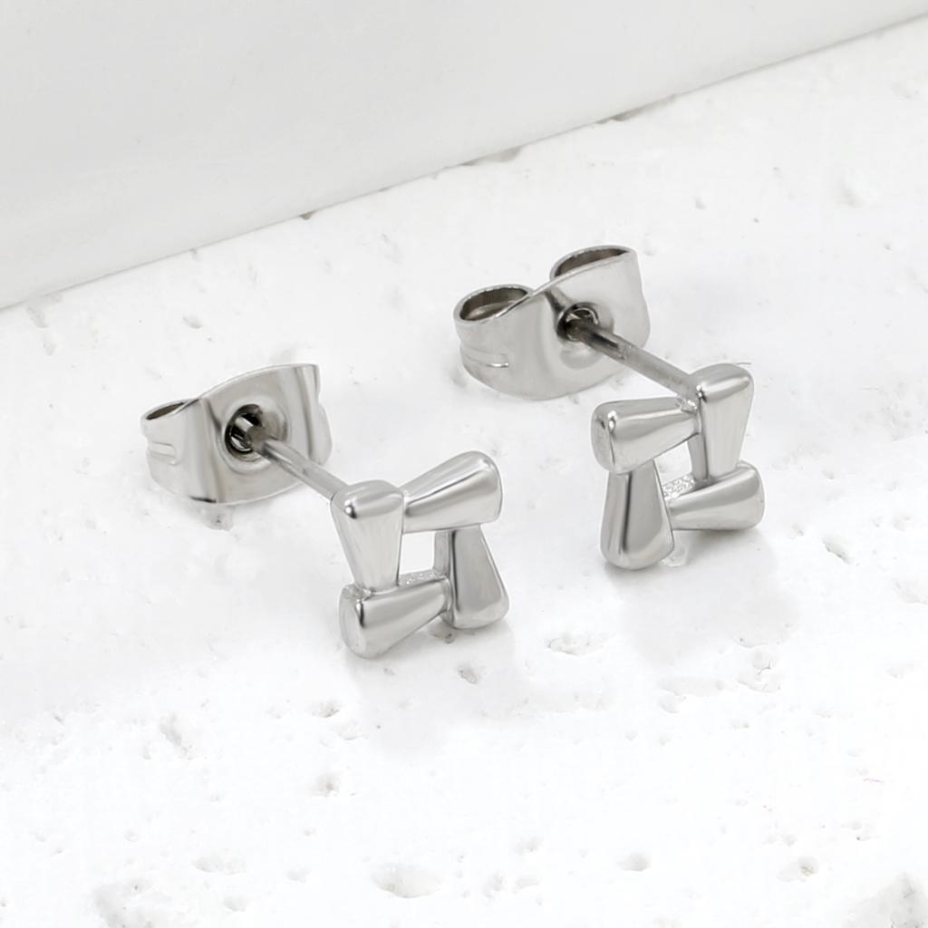 Small Minimalist Hollow Earrings For Healing Piercings Light Luxury Elegant And Delicate Ear Jewelry