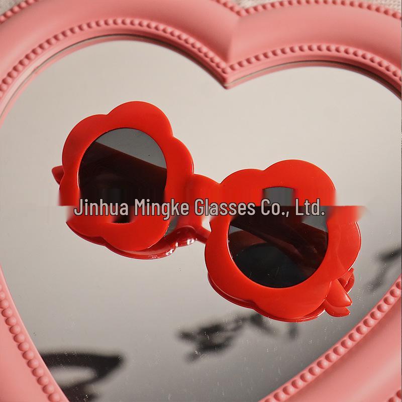 Personalisierte Cartoon-Sonnenbrillen für Abschluss- und Geburtstagsfeiern