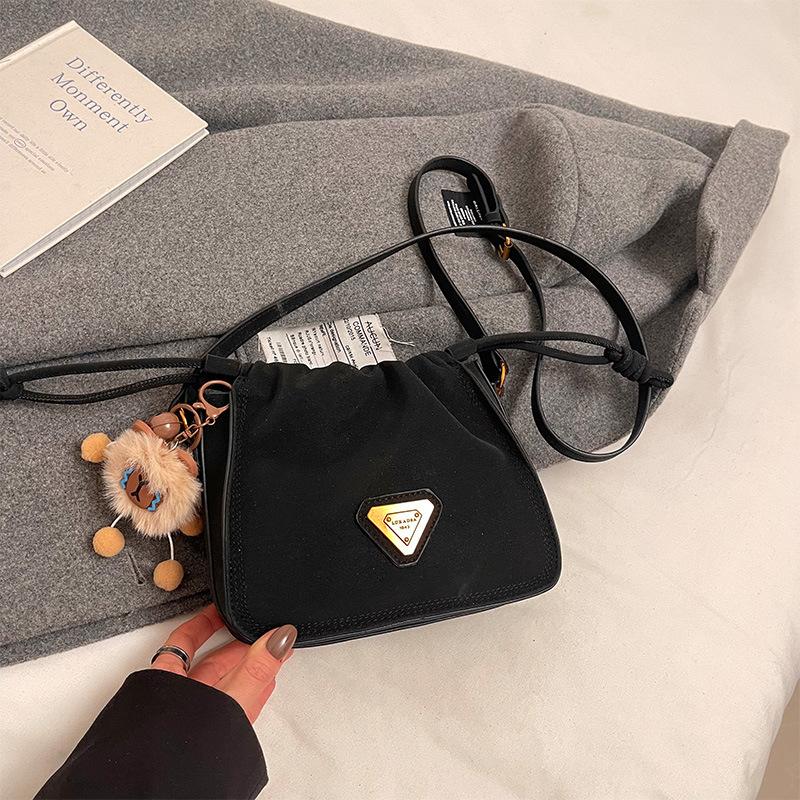 New Summer Small and Fresh Commuter Crossbody Bag One-shoulder Bucket Bag Trendy