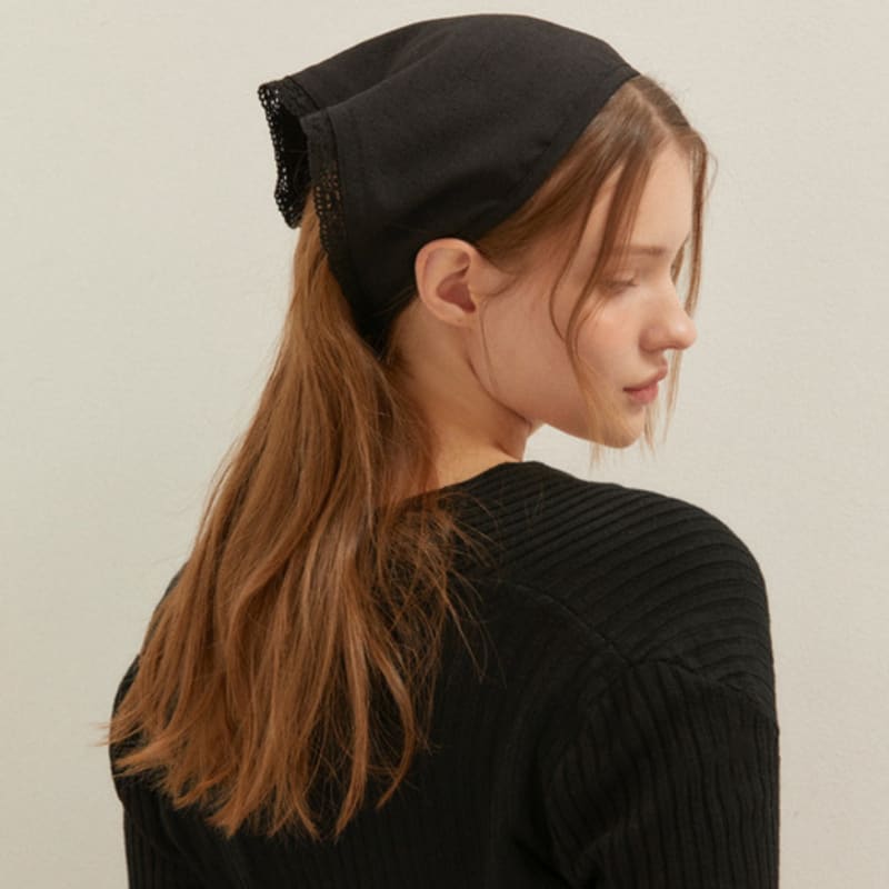 Favorite Noun Hepburn Scarf_Black