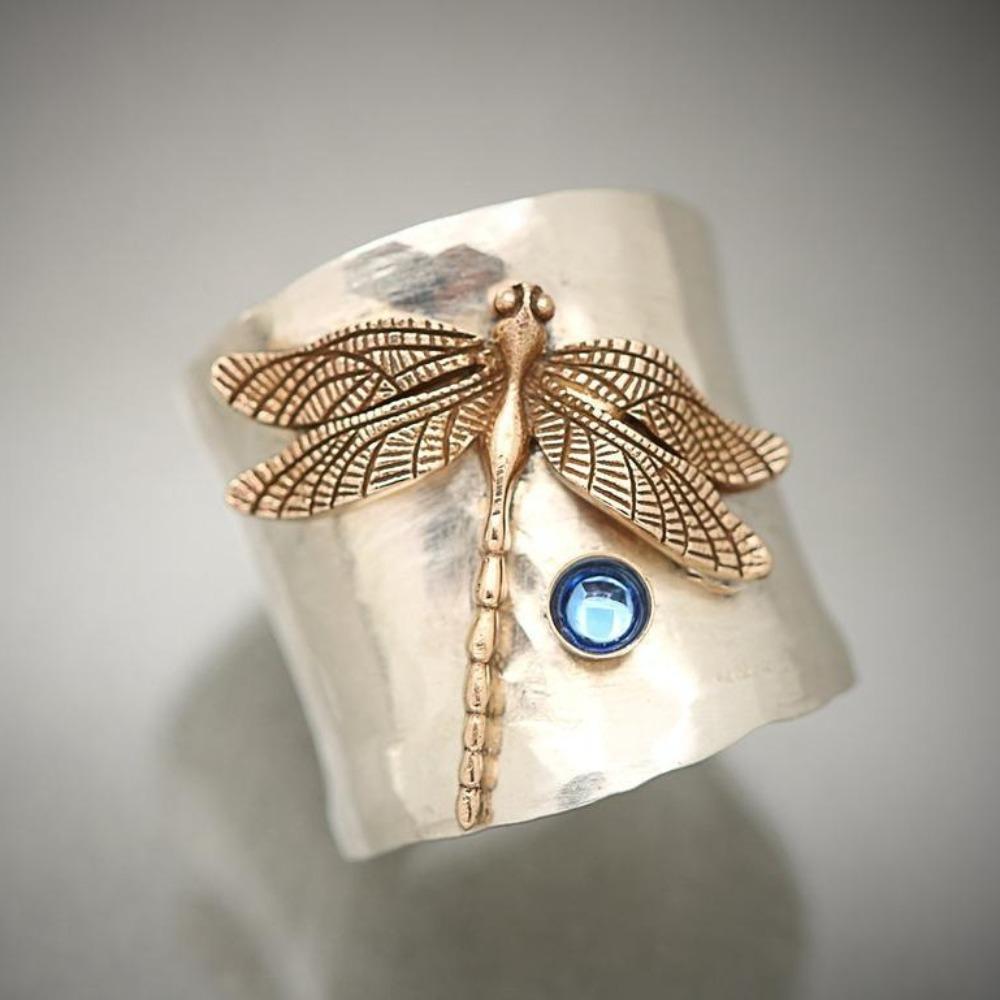 Vintage Carved Gold Dragonfly Ring for Women Exaggerated Bee Bird Magpie Statement Rings