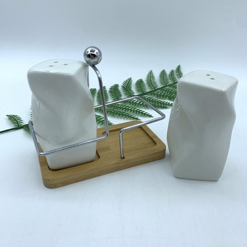 Nordic Ceramic Spice Jar Seasoning Box Creative Embossed Pepper Shaker Set Ceramic Salt Shaker Home Kitchen Flavoring Utensils