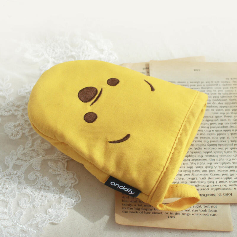 Winnie the Pooh Oven Kitchen Gloves Pot Handles 2p 2 pairs of gloves