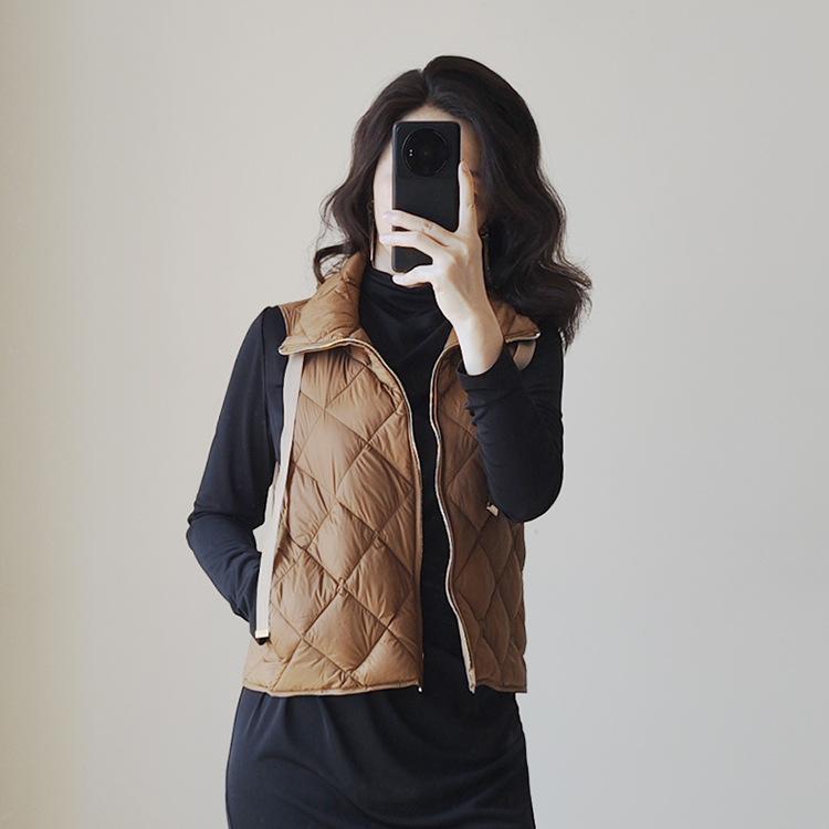 Autumn and winter new diamond white duck down light and versatile sleeveless turtleneck drawstring stand-up collar down vest jacket