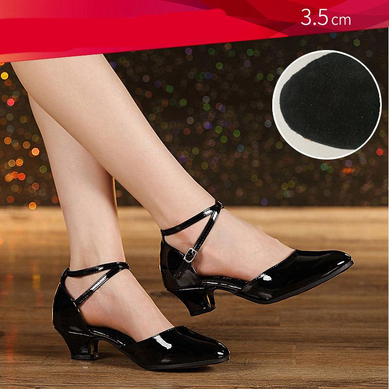 

Женские блестящие кожаные туфли для латинских танцев с закрытым носком, мягкая подошва, современная обувь для сальсы, танго, каблук 3,5 см 39EU/CN40