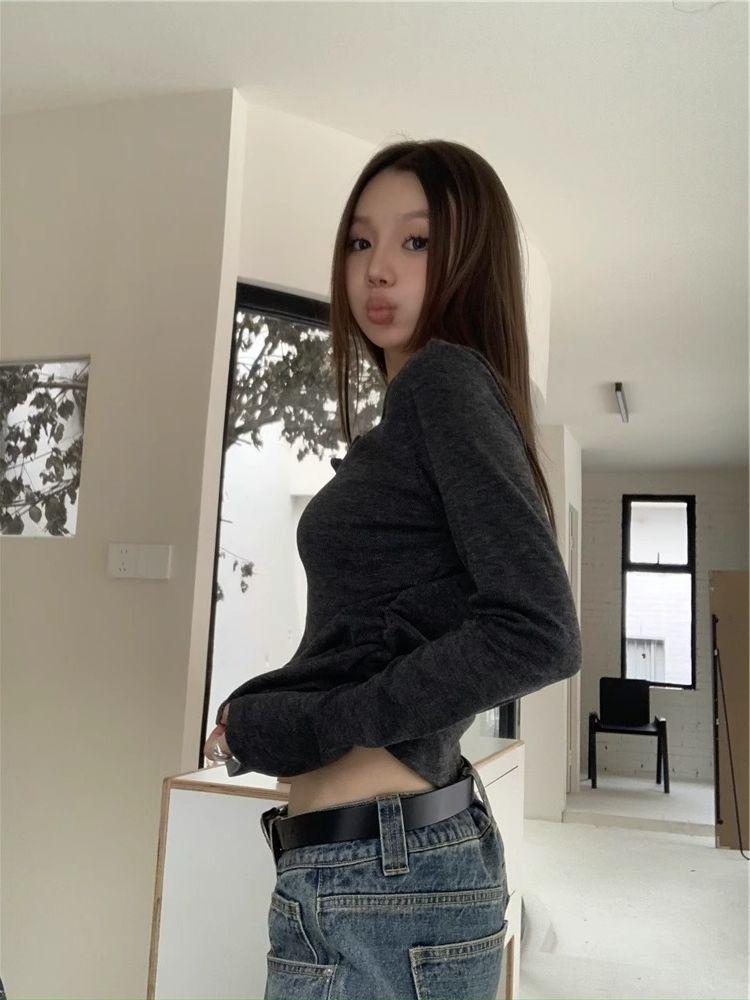 2025 Women's Korean Style Slim-Fit Long-Sleeve Round Neck Two-Piece Look Top for Spring/Autumn