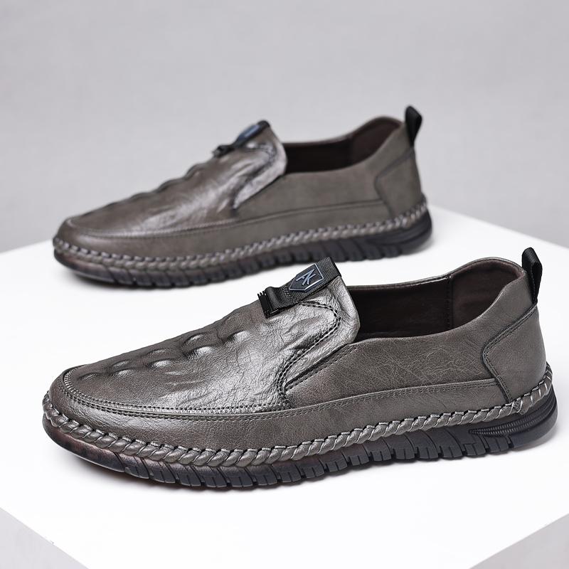 FashionMen Loafers slip on Fashion Boat Footwear Man Leather Moccasins outdoor Men Shoes Comfy Drive Mens Casual Shoes men moccasins