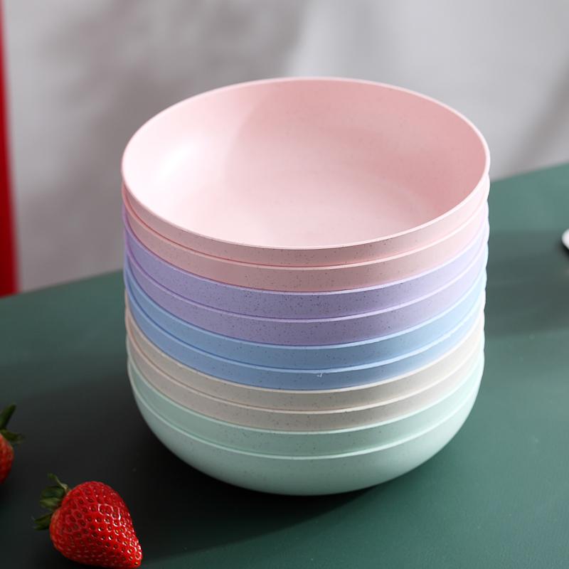 Sada biologicky odbouratelných plastových jídelních talířů odolných vůči vysokým teplotám