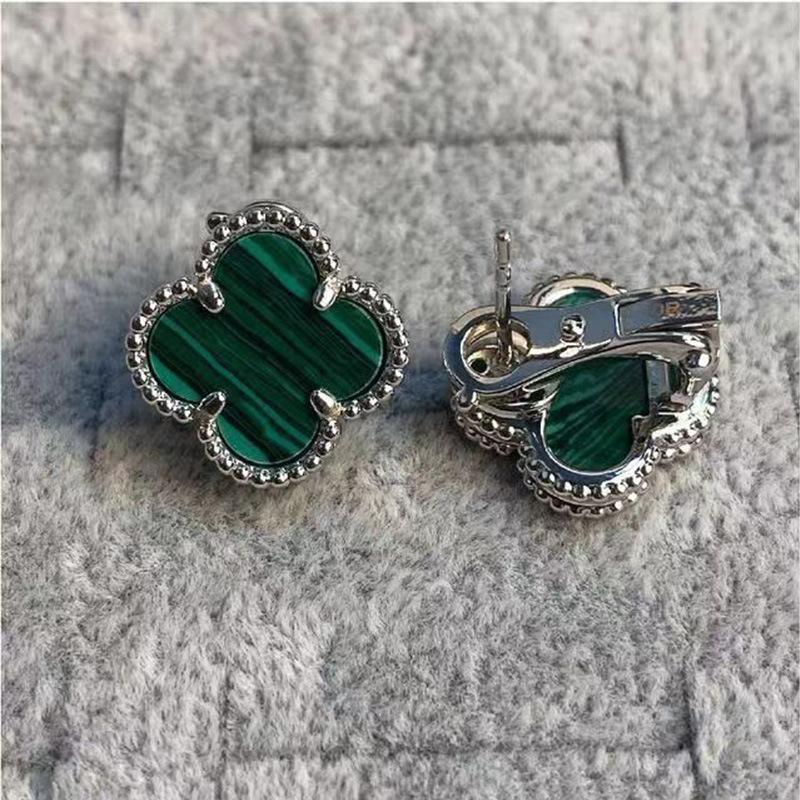 Dört Yapraklı Yonca 15mm Küpelerin Yüksek Versiyonu Kulak Vuruşları Kadın 18k Işık Lüks Ins Tasarım Moda Çok Yönlü Küpeler