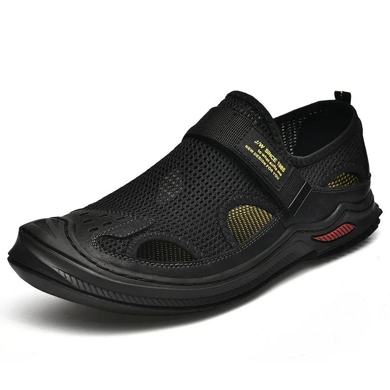 Fashion Summer New Man Outdoor Sandals Beach Casual Baotou Hole Shoes for Men Breathable Platform Beach Indoor Roma Sandals Zapatillas