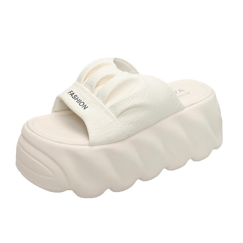 

8Cm thick-soled height-increasing slippers women s 2025 new summer outer wear high-end feeling with skirt stepping on shit feeling beach sandals 34 бежевый