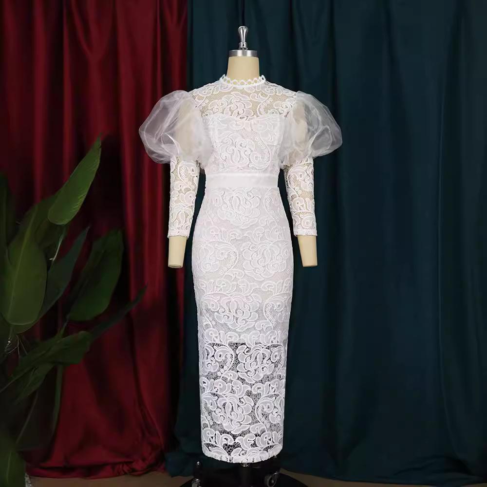 Plus Size Women's See-through Lace Patchwork Puff Sleeve Dress, Round Neck, Cinched Waist, Mid-length.