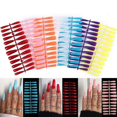 Uñas postizas – Puntas y uñas postizas