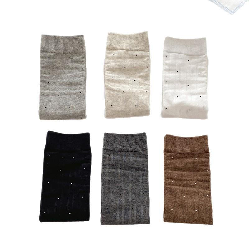 Chaussettes mi-mollet à pois pour femmes en coton côtelé - Style coréen automne/hiver, sans couture, confortables et polyvalentes.