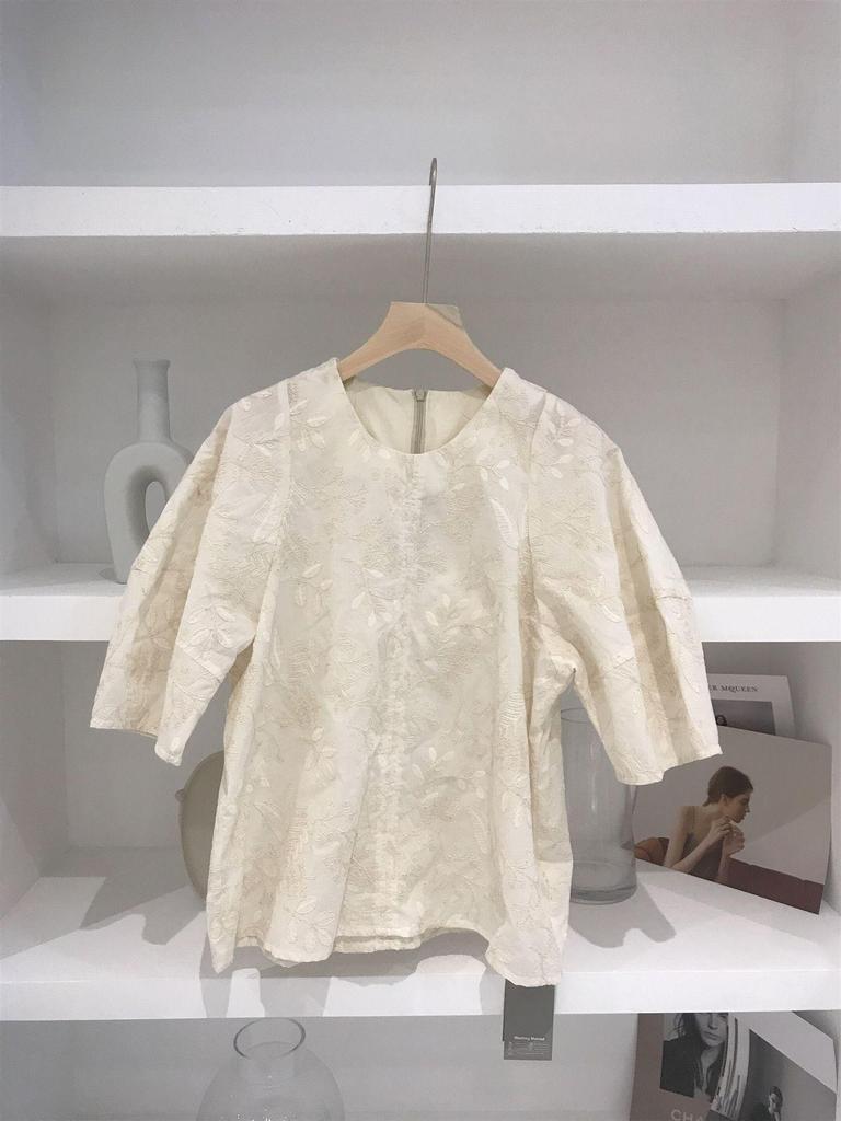 Korean Off-White Floral Embroidered Lantern Sleeve Loose Summer Top