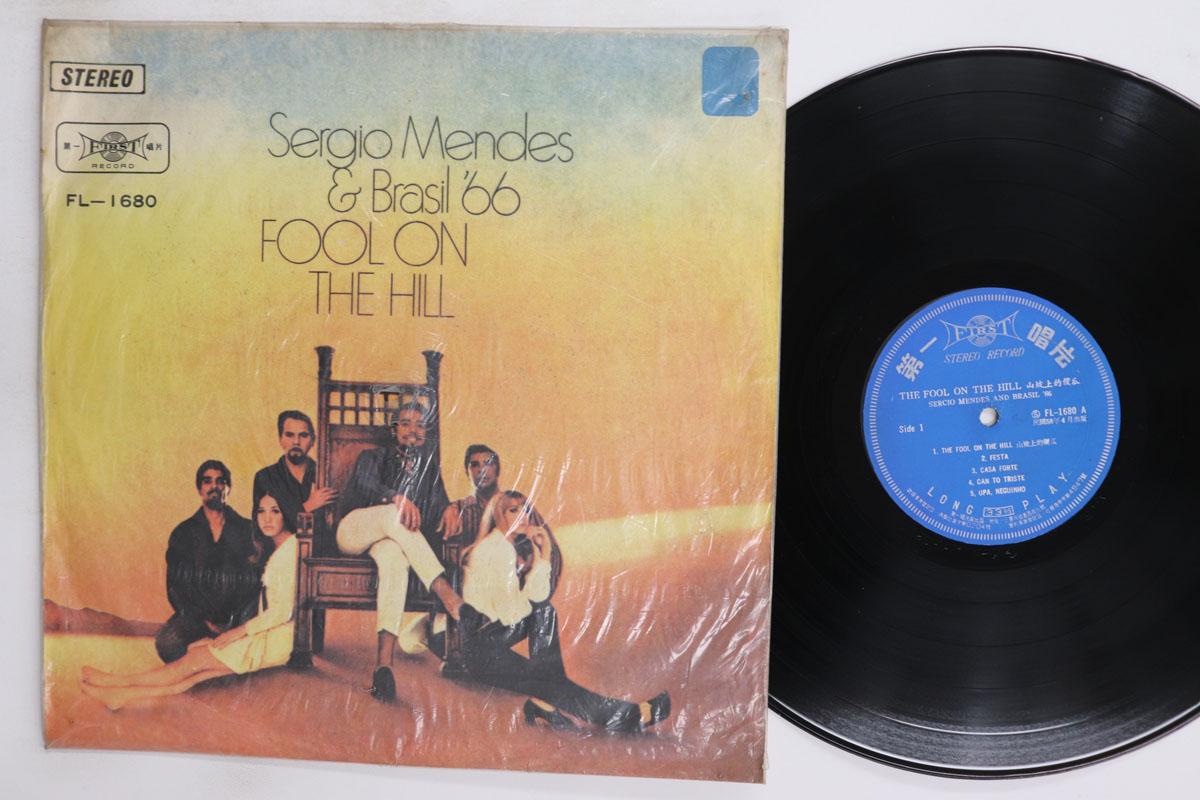 Виниловая пластинка SERGIO MENDES  Fool On The Hill FL1680 Первая 1969 Тайвань Латинская б/у