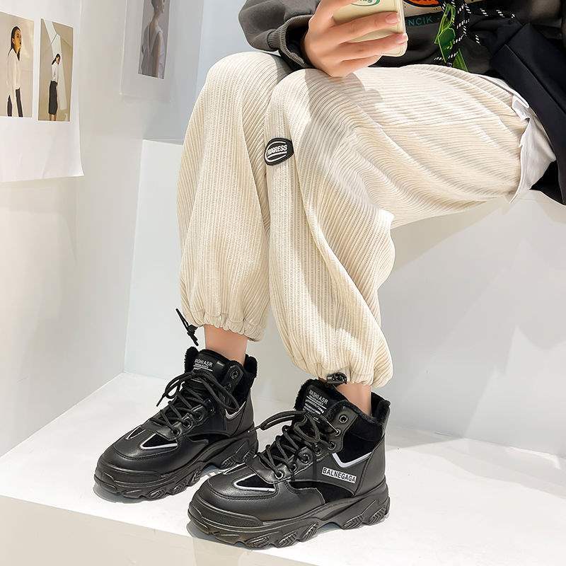 

2025 autumn and winter new high-top little white shoes women s Korean version of versatile velvet warm trend casual sports cotton shoes 40