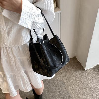 Large Capacity Fashion Texture Simple Shoulder Messenger Bag Women's 2025 Spring New Versatile Bucket Bag Tide