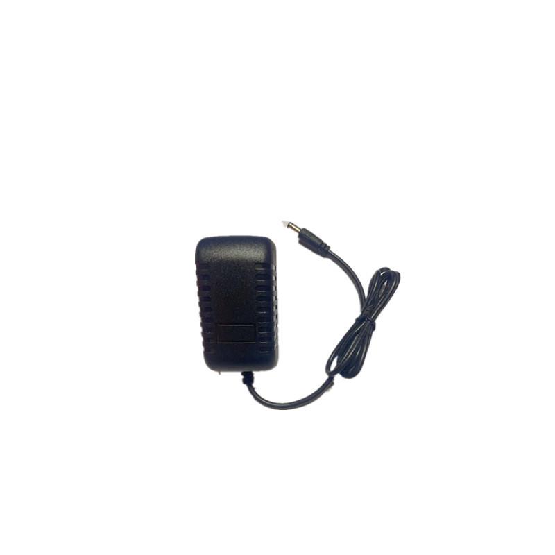 Universeller Mehrspannungs-Netzteiladapter (3V-12V, 1A-2A) mit UK-, US-, EU-Steckern