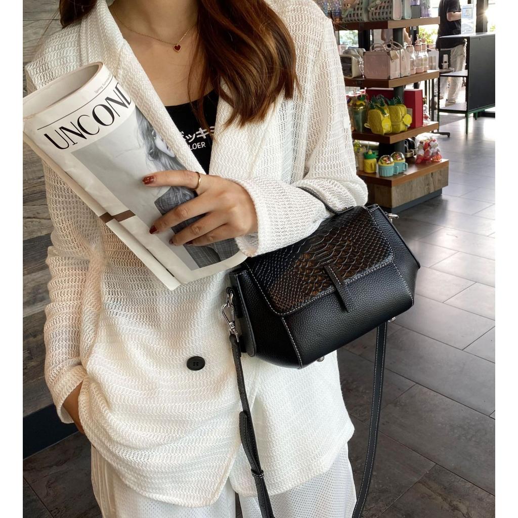 Cowhide New Casual Women's Bag, Shoulder Messenger Medium Bag, Women's Handbag, Large-capacity Pig Bag.