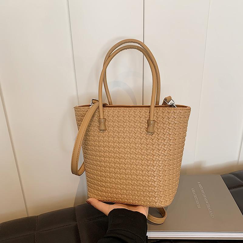 

Premium texture small bag women s 2025 new spring and summer versatile messenger bag fashion super fire handbag bucket bag хаки