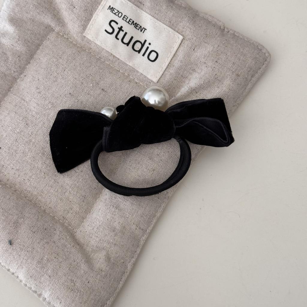 French Retro Velvet Pearl Bow Banana Clip Autumn and Winter Elegant and Stylish Hair Accessory