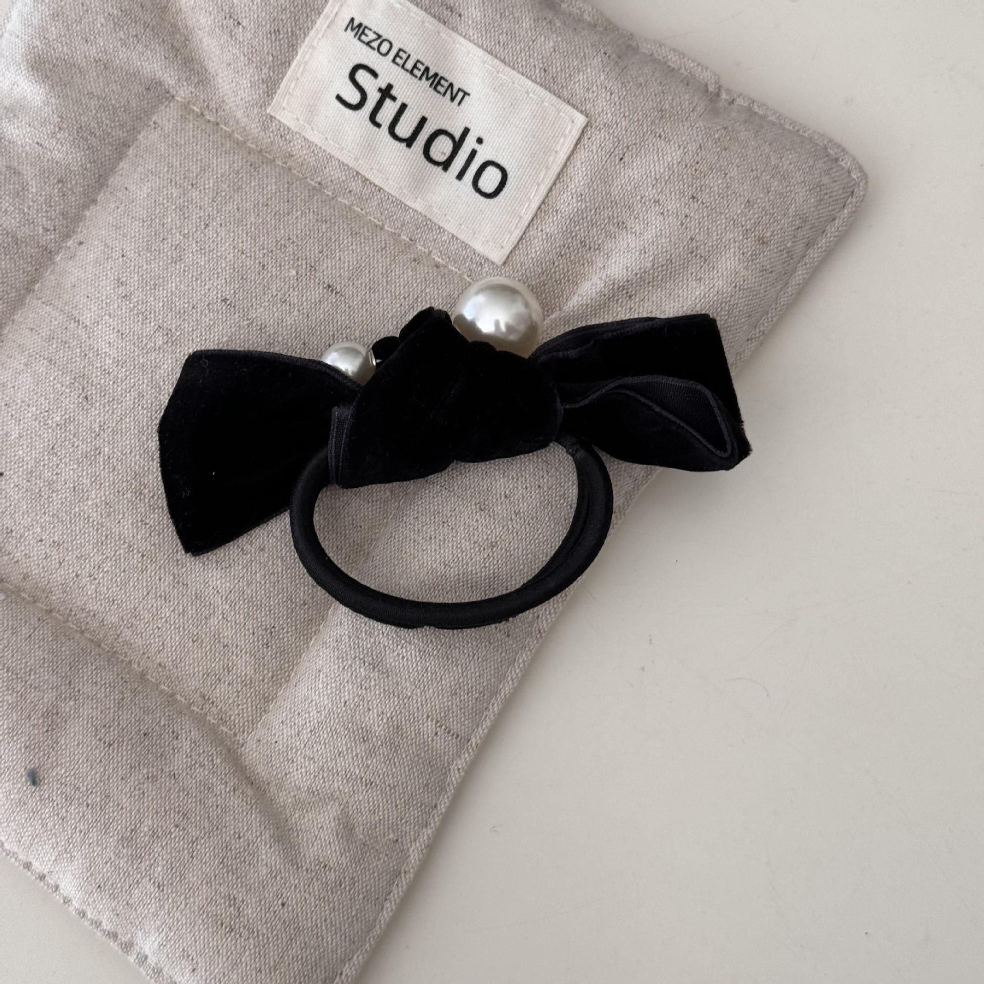 

Французская ретро бархатная заколка-банан с жемчужным бантом, осенне-зимний элегантный и стильный аксессуар для волос