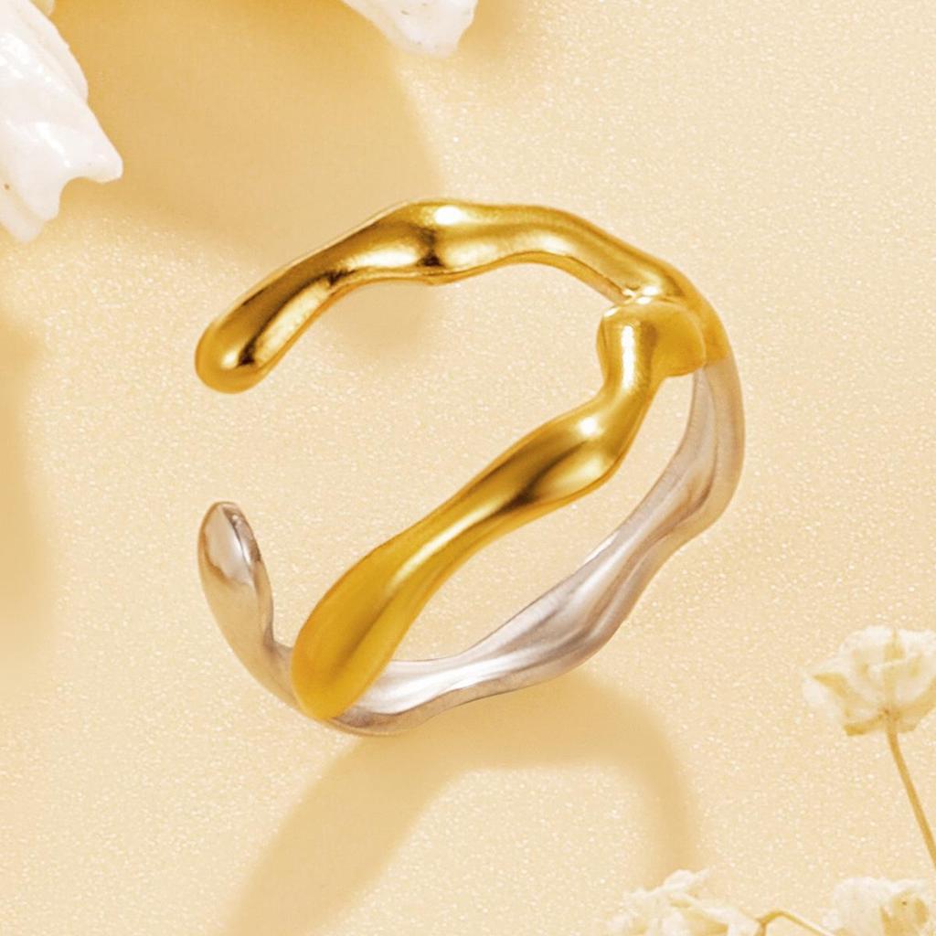 Retro Baroque Stainless Steel Adjustable Ring with Irregular Split Design for Women