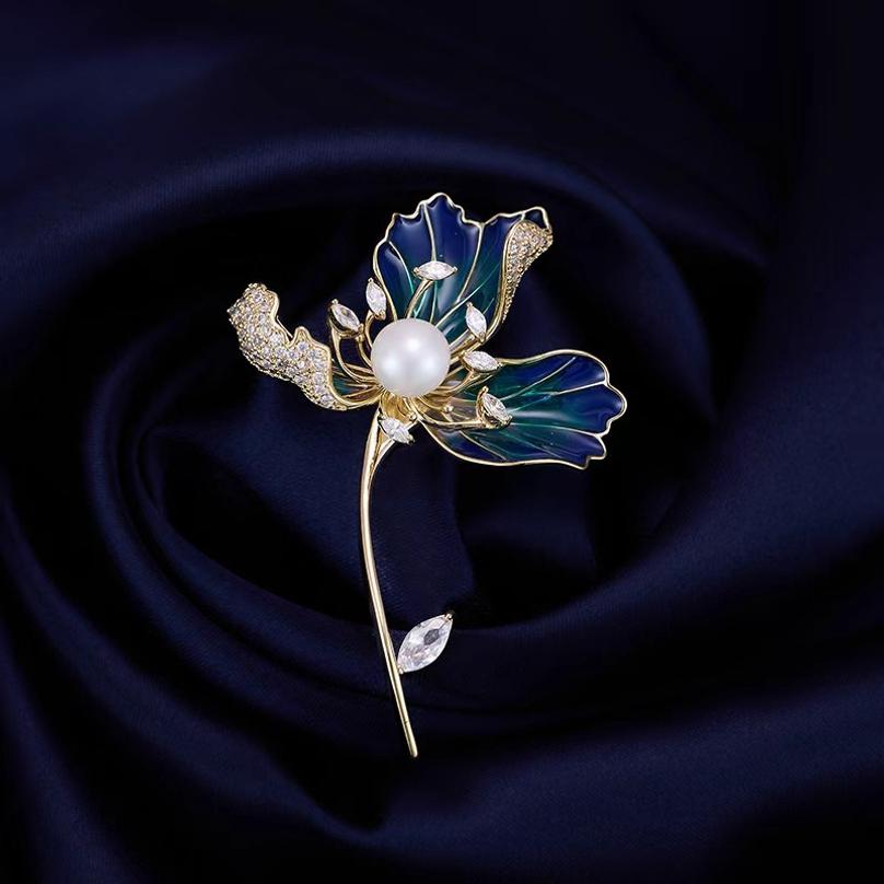 Elegant Fashionable Enamel Iris Flower Brooch Pin Luxury Freshwater Pearl Clip on Pin Trendy Accessory Floral Brooch Pin синий