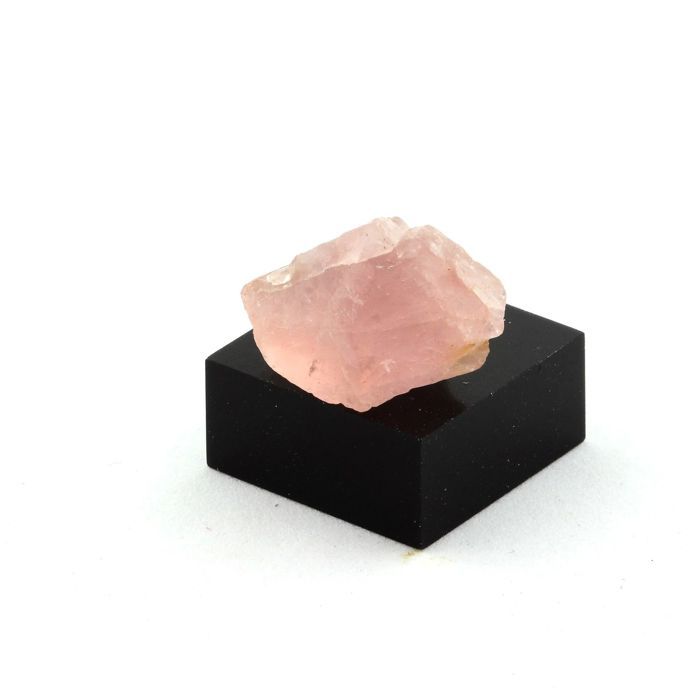 Pierres et Minéraux. Fluorite Rose. 23.30 ct. Massif du Mont-Blanc, France.