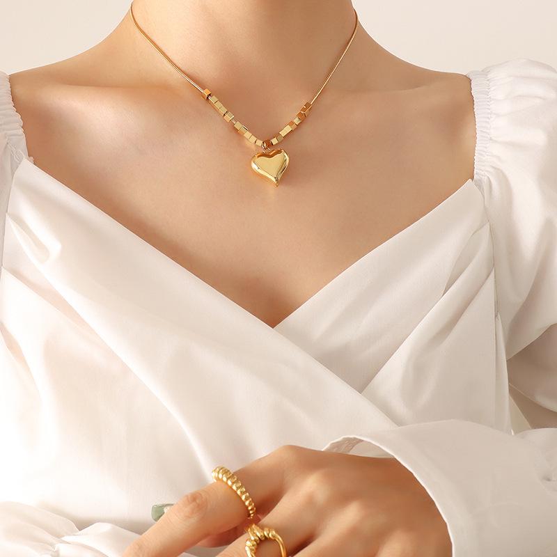 Korean Trendy Love Heart Snake Bone Chain Women s Non-Fading Versatile Peach Heart Pendant Necklace