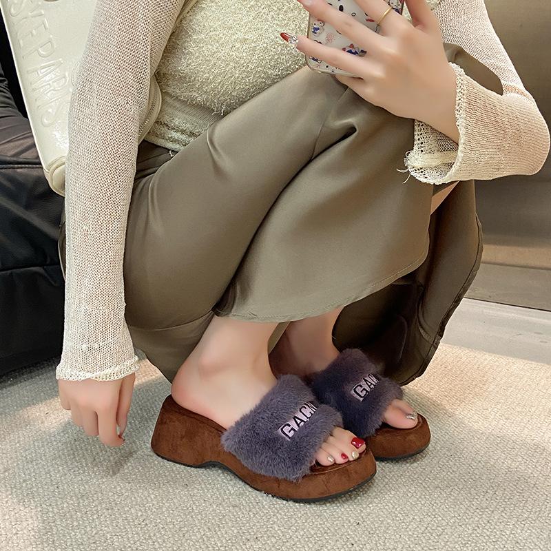 Internet Celebrities Thick-soled Heightening Fluffy Slippers Women's Shoes Wear 2025 New Autumn and Winter Fashion Muffin Plush Cotton Mop