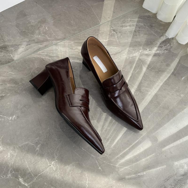 Women Leather Shoes 2026 Spring British Retro Square Heel Pointed Toe French Dress Shoes Elegant High Quality High Heels Loafers