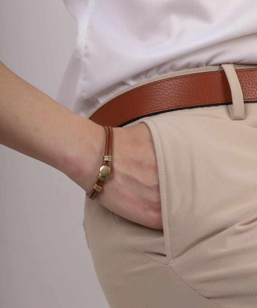 Selloria Diparma Scudo Leather Bracelet Camel Brown Brass Metal Bracelet