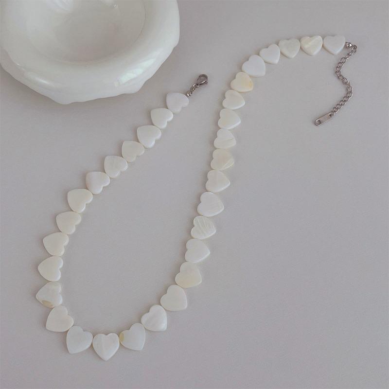 Damen Weiße Herzmuschel Perlenkette Silberbeschichtete Kette Choker Strandschmuck