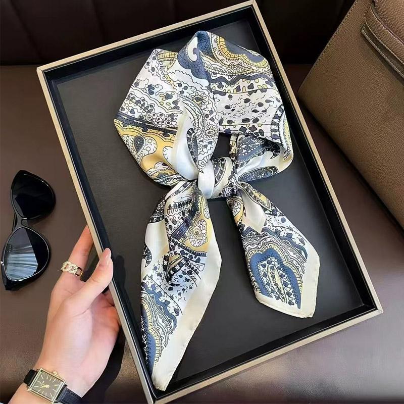 New Luxury Silk Scarfs Square Scarf Korean Fashion Kerchief Popular Silk Scarves Bandanna Wraps Scarf Decoration Shawl 70*70Cm
